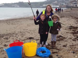 Children from St. Mark's School helping on Swanage Beach 25th March 2018.