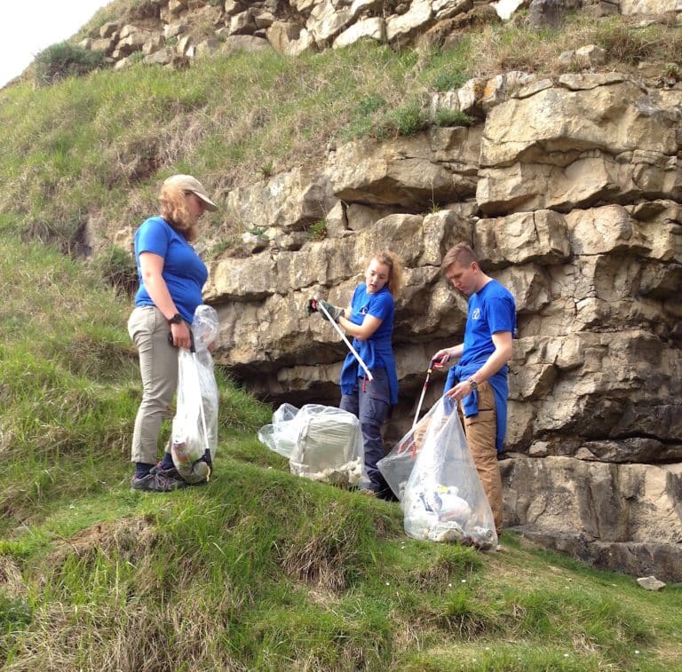 Land & Wave joined Love Langton and the National Trust to give Dancing Ledge and Hedbury Quarry a Spring Clean 29th April 2019